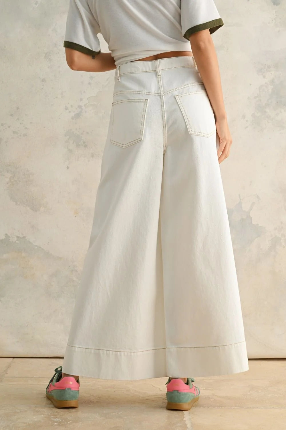 White wide-leg jeans from STITCH DETAIL WIDE LEG PANTS, perfect women’s boho chic clothing
