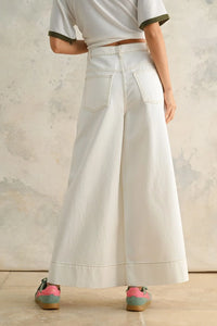 White wide-leg jeans from STITCH DETAIL WIDE LEG PANTS, perfect women’s boho chic clothing
