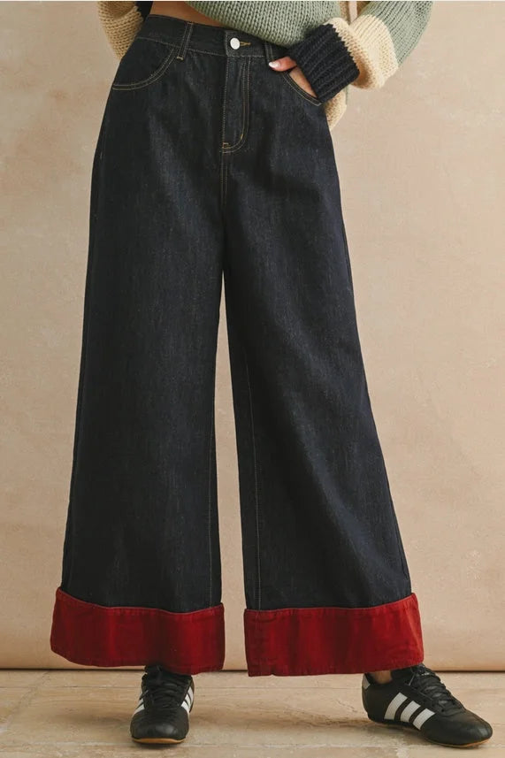 Wide leg contrasted cuffed pants with red hem and pockets in denim material