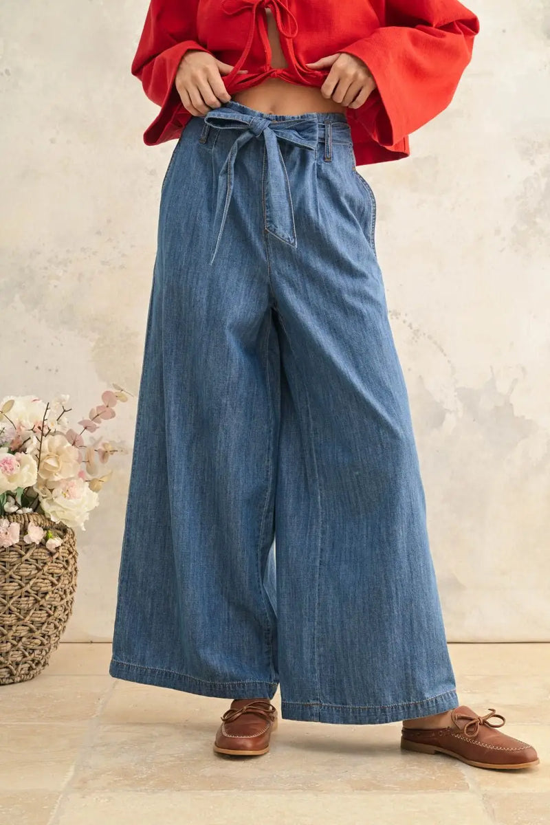 Wide-leg Paperbag Waist Chambray Denim Trousers with Tie Waist for a chic look