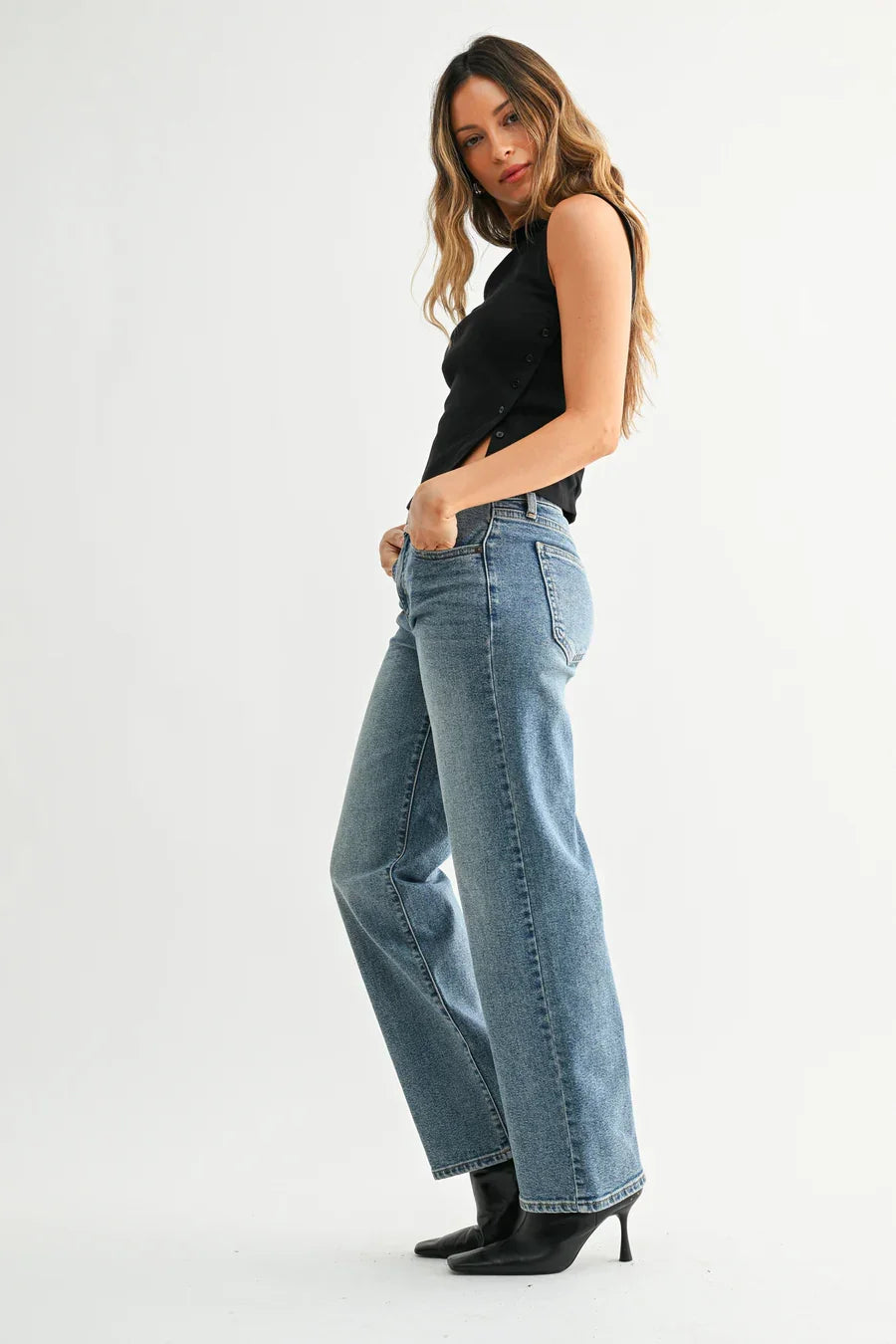 Loose low rise stretch straight denim wide-leg jeans in light wash