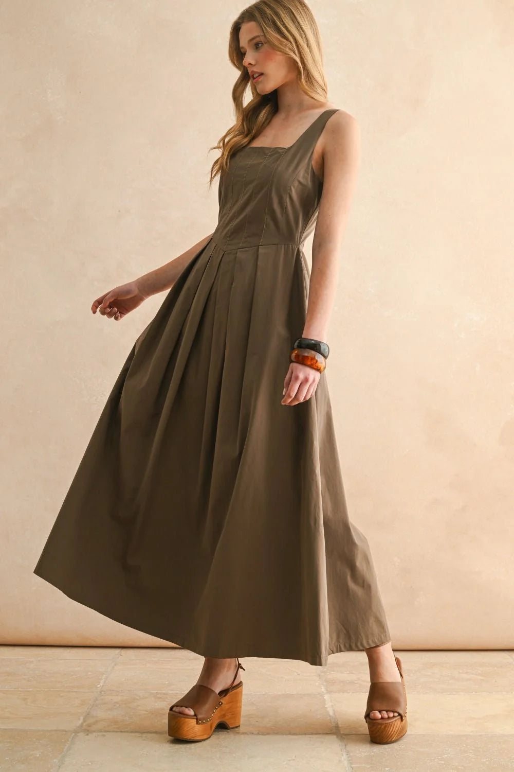 Women’s boho chic clothing: Shop Daisy STITCH FRONT PLEATED DETAIL DRESS with olive green midi style