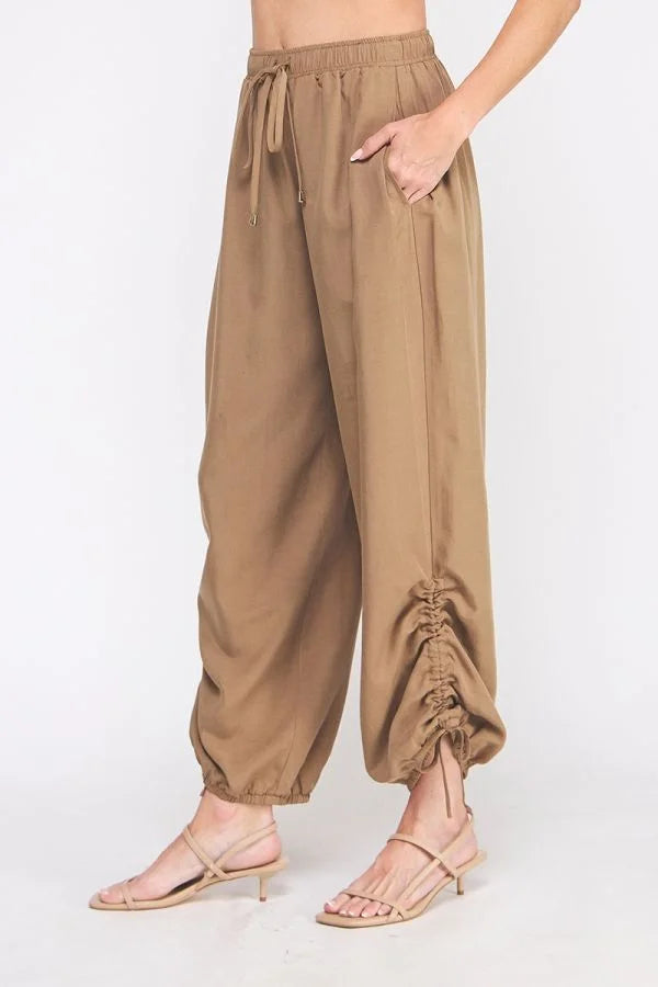 Women’s casual adjustable scrunch jogger pants with ruched ankles for comfort and style