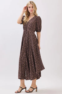 Women’s dark floral print short sleeve self-cover midi dress with puff sleeves