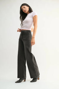 Women’s high-waisted wide-leg black jeans with mini patch pockets and pocket wide design