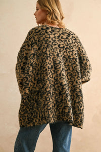 Women’s leopard oversized cardigan with fuzzy knit fabric, stylish and cozy for winter