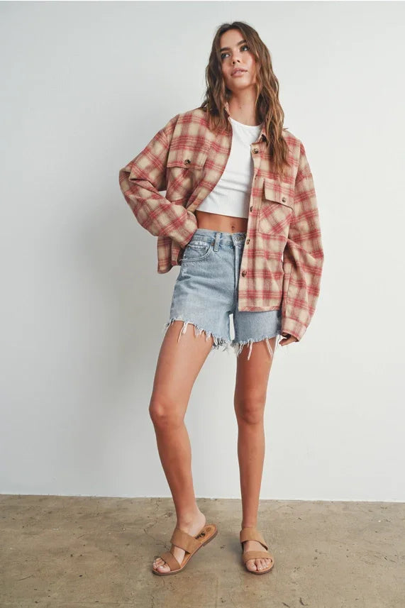 Women’s oversized plaid long sleeve shirt jacket for casual style and comfort