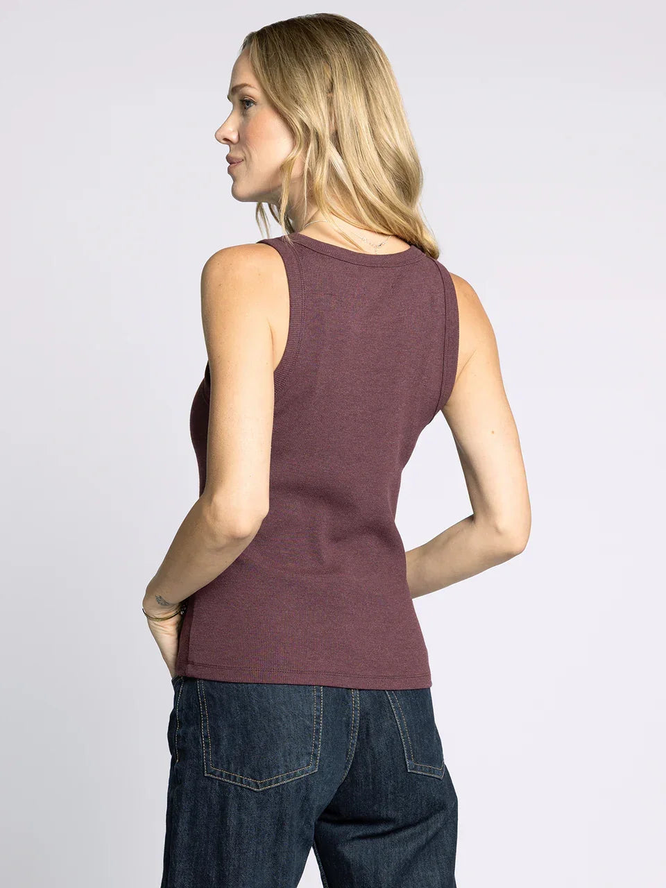 Women’s ribbed dark plum Edlin Basic Tank top, stylish and comfortable basic tank